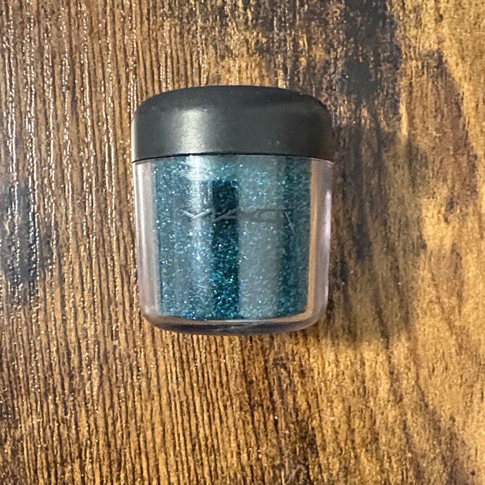 MAC Glitter Pigment- Jewelmarine